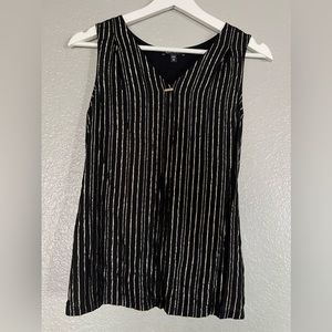 Express Womens Black & Gold Striped
Sleeveless Shell/Tunic Shirt size XS